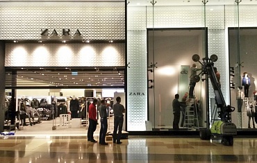 Остекление витрины магазина в ТЦ